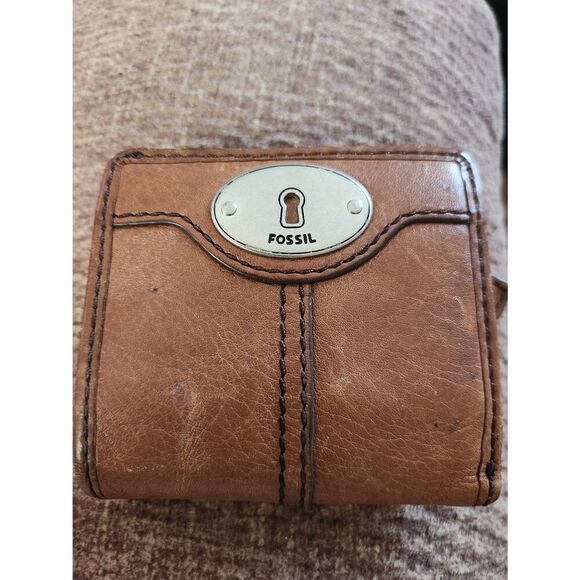 Fossil Wallet Brown Color Folding Leather Men or Women - Picture 3 of 12